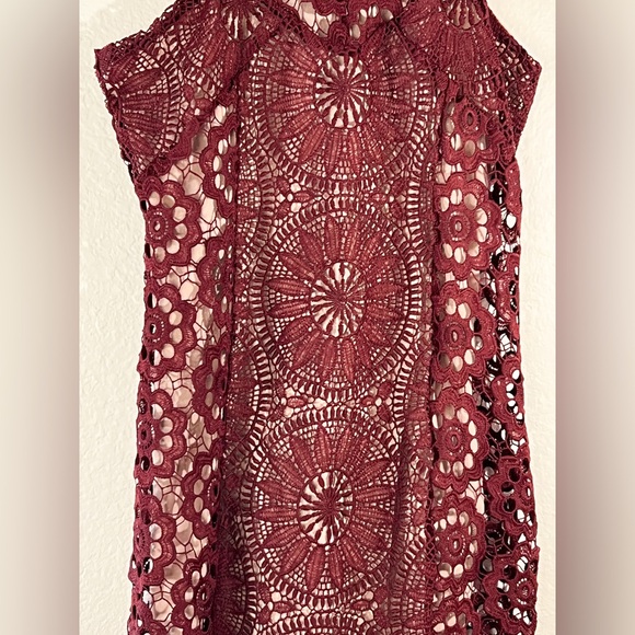 NWOT Francesca’s Maroon Lace Cocktail Dress, Size Small - Picture 6 of 13